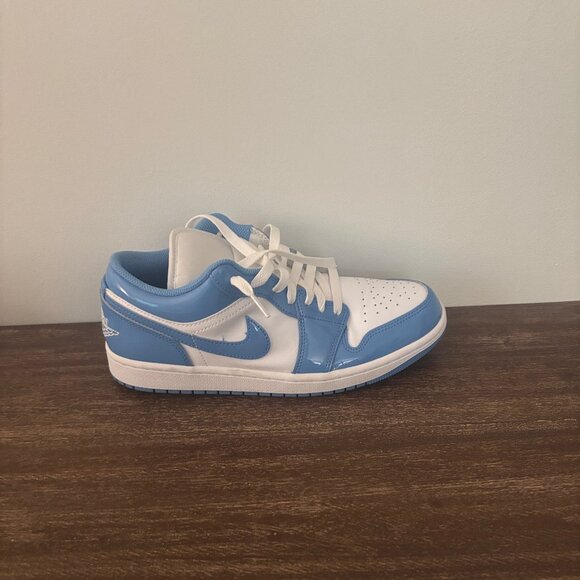 Mens Air Jordan Lows UNC University Blue, Size 8.5 - Picture 3 of 6
